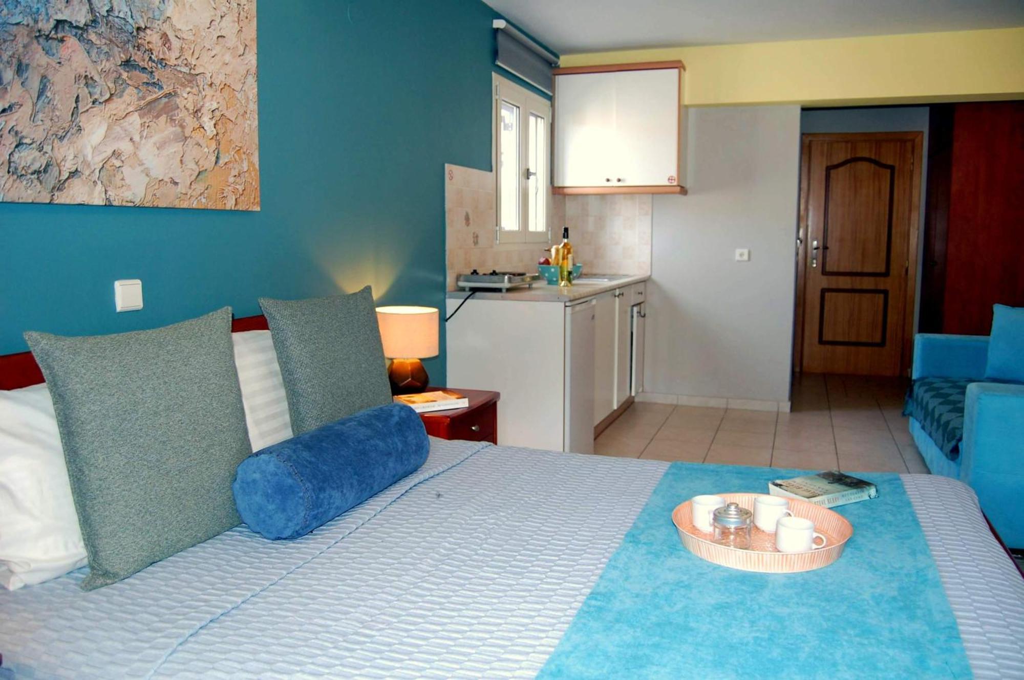 Alkyoni Apartments & Studios Poros  Bagian luar foto