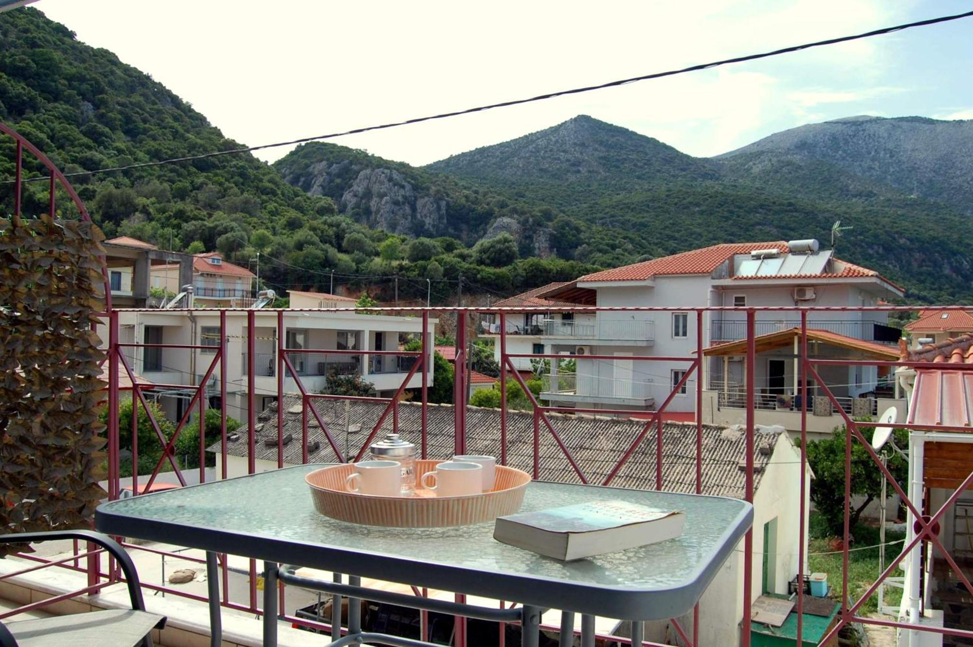 Alkyoni Apartments & Studios Poros  Bagian luar foto