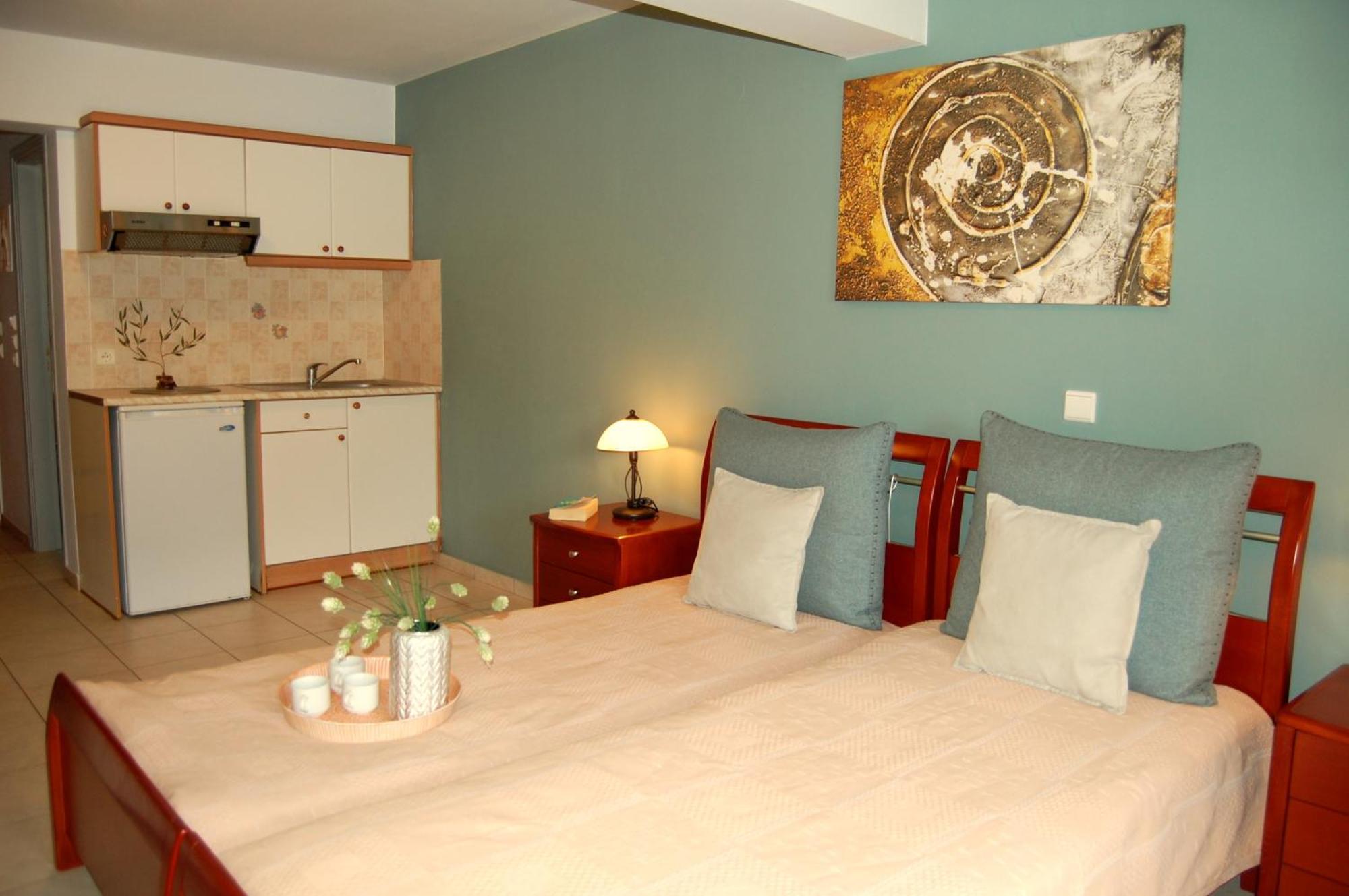 Alkyoni Apartments & Studios Poros  Bagian luar foto